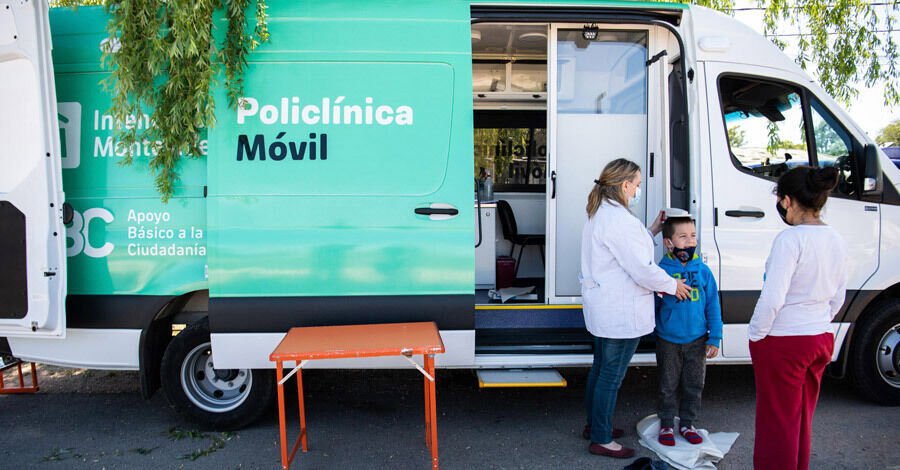 Policlínico móvil y el móvil odontológico en el Teatro de Verano de Colón