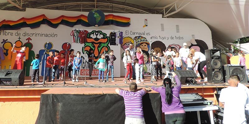chicos escenario 01