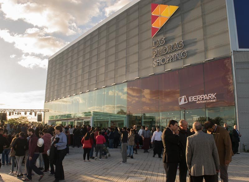 Las Piedras Shopping 02 Stew Chozi